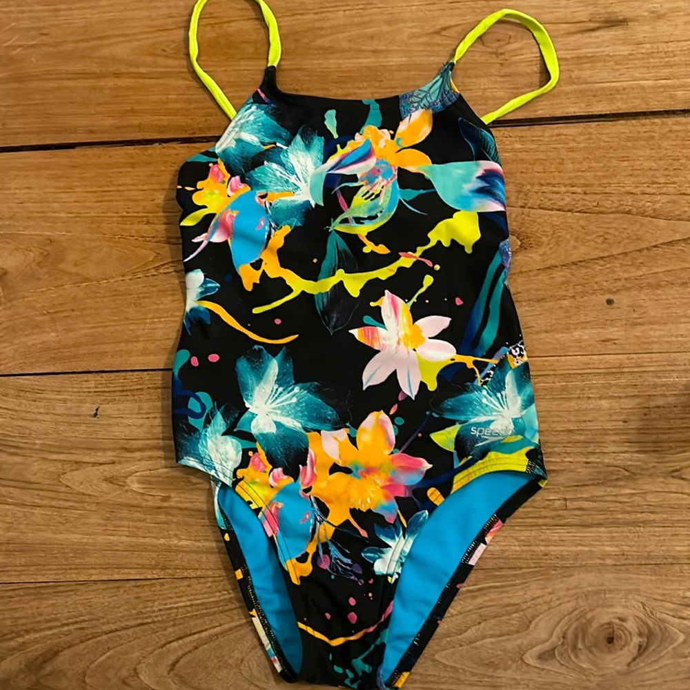 Speedo kid suit size 24 girls